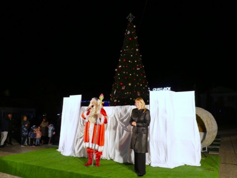 Новина: Коледната магия озари Нова Загора