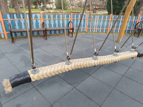 Приключи ремонтът на детската площадка в парк „Юнак“