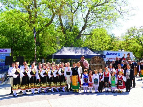 Празник на самардалата превърна Нова Загора в кулинарна столица