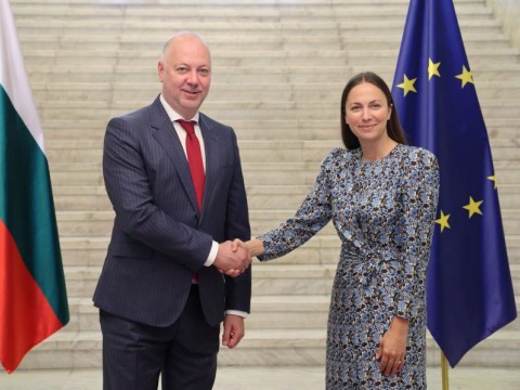 Премиерът Росен Желязков обсъди с евродепутата Ева Майдел доклада за готовността на България за еврото
