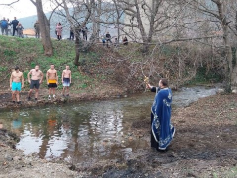 Твърдица спази традицията на Богоявление
